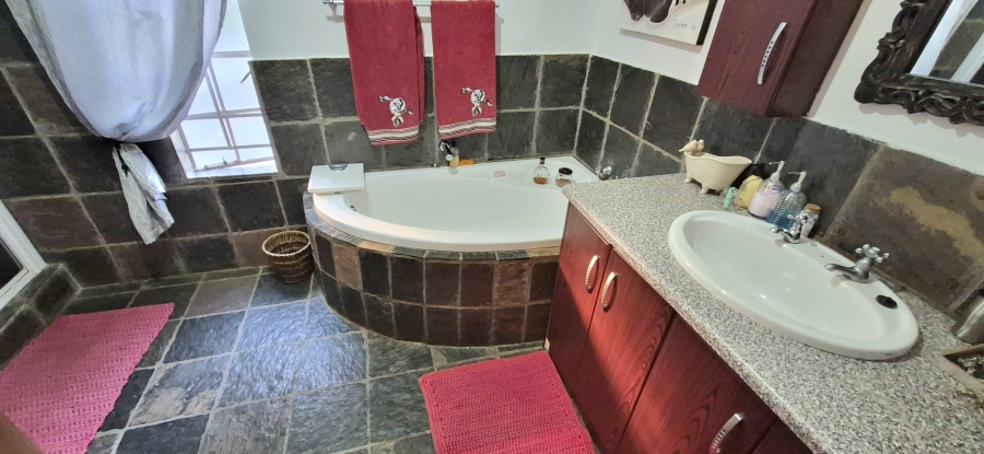 9 Bedroom Property for Sale in Rietfontein AH North West